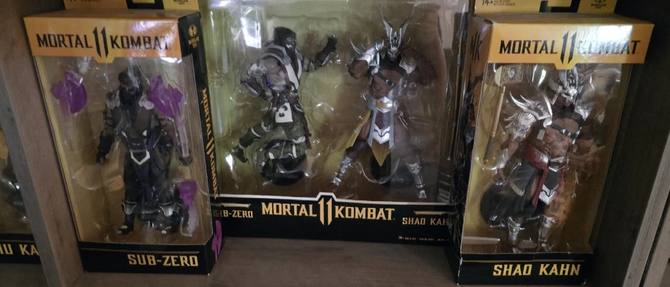 McFarlane Toys Mortal Kombat 11 Sub Zero vs Shao Kahn - Paquete de 2 figuras nuevas en caja Foto 2 de 3