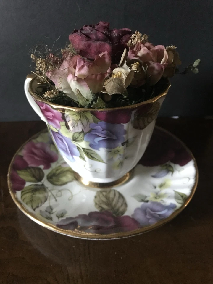 Dutchess Fine Bone China Roses Tea Cup and Dish Made In England Gold Trim - Image 2 of 4