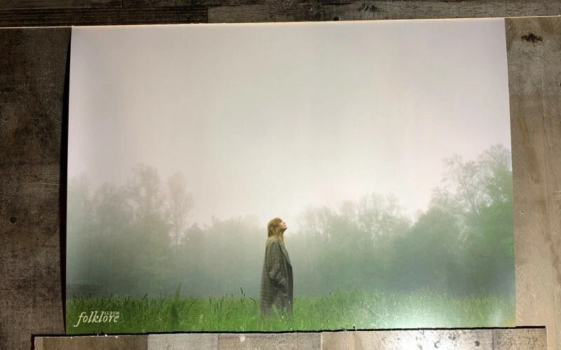 TAYLOR SWIFT Folklore the  