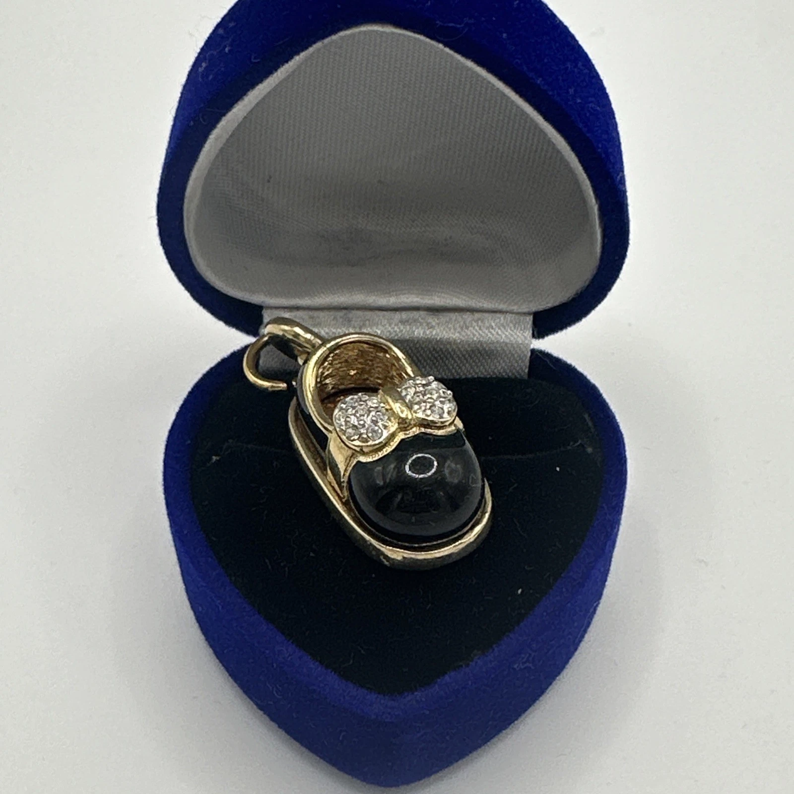 Bijoux Fantaisie Pendentif Soulier Noire ( sans la boite)