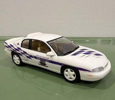 Brookfield Collectors Guild 1:25 1995 Chevy Monte Carlo Brickyard 400 Diecast