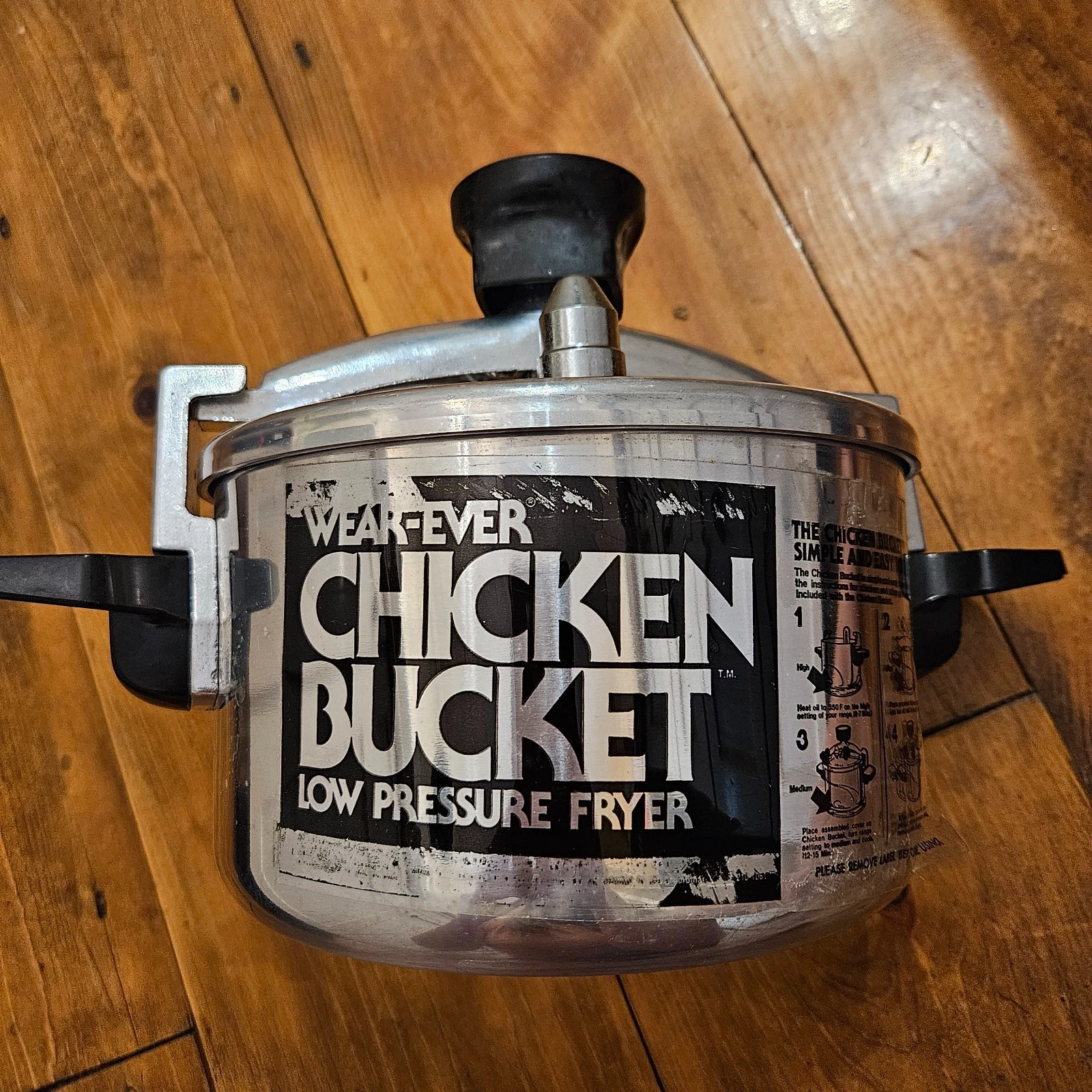 Vintage Wear-Ever Chicken Bucket Low Pressure Fryer 4 Qt Aluminum Cooker Pot
Opens in a new window o