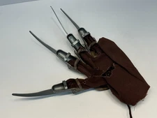 Nightmare on Elm Street Freddy Krueger Glove 1997 The Paper Magic Company 1:1