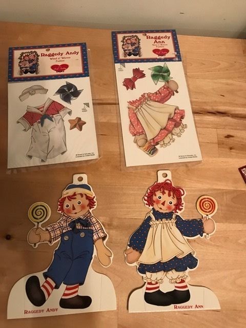 Raggedy Ann and Andy Cut Out Paper Dolls with clothes (New