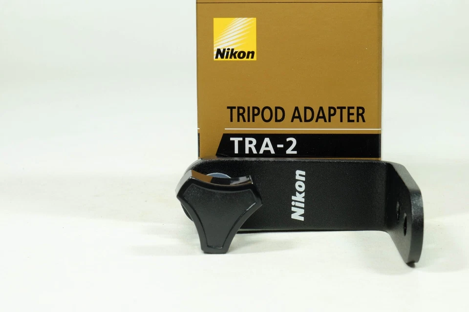 Adaptador de trípode Nikon TRA-2 para binoculares Nikon Foto 2 de 2
