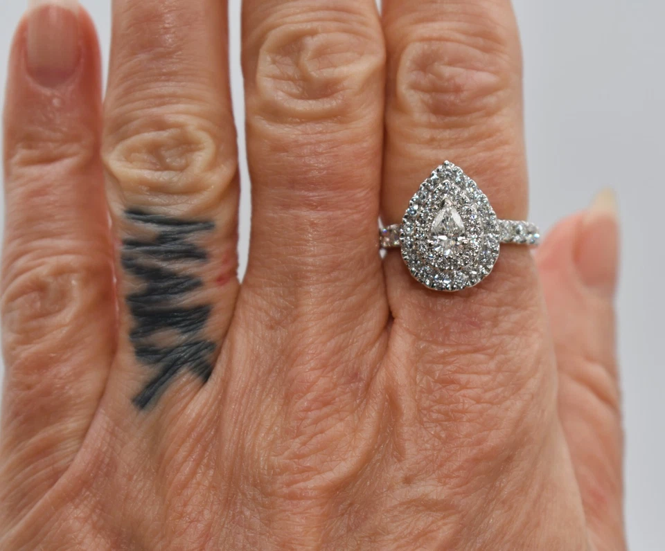 1-1/2 CT TW 0.38 CT Pear White Diamond 14 K White Gold Engagement Ring - Image 2 of 4