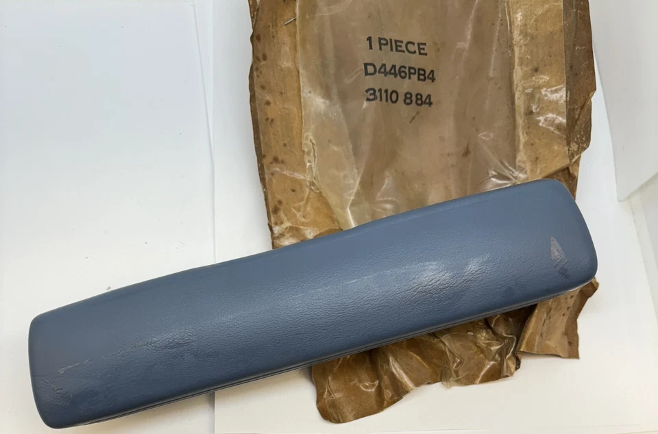 1977 Dodge Monaco Plymouth Fury Wagon 4 Door Front Door Armrest Pad 3110884 NOS. - Imagem 4 de 4