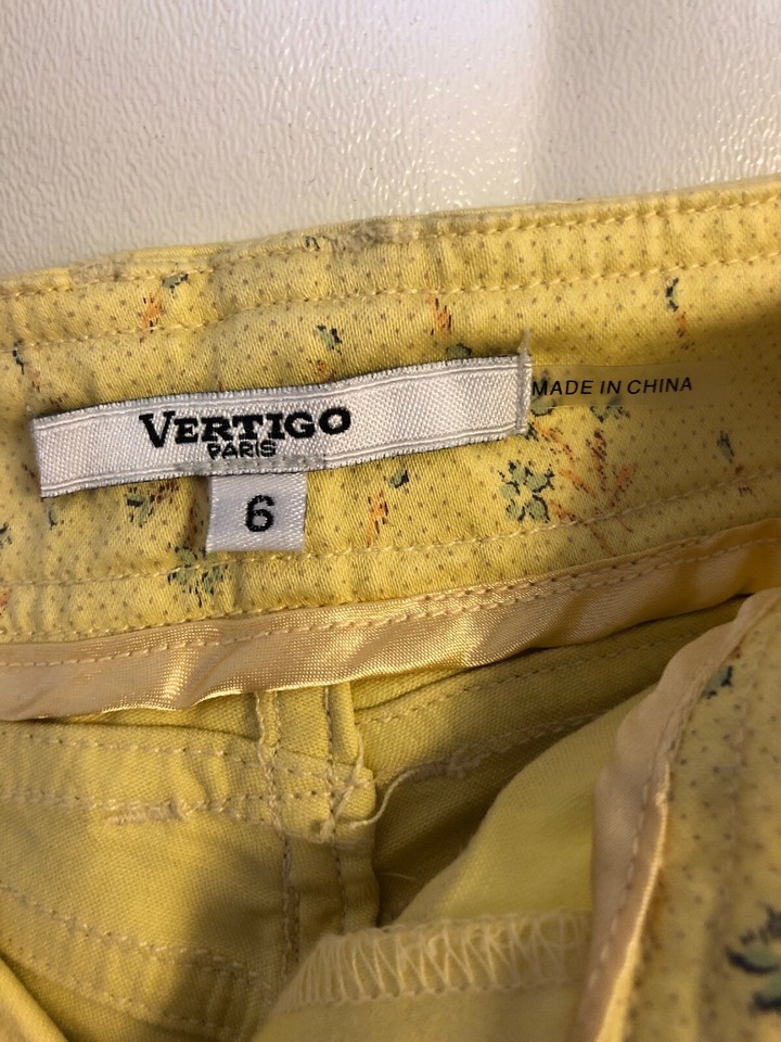 New Vertigo Paris Grommet Cropped Capri Cotton Pants, Size 6 , Yellow