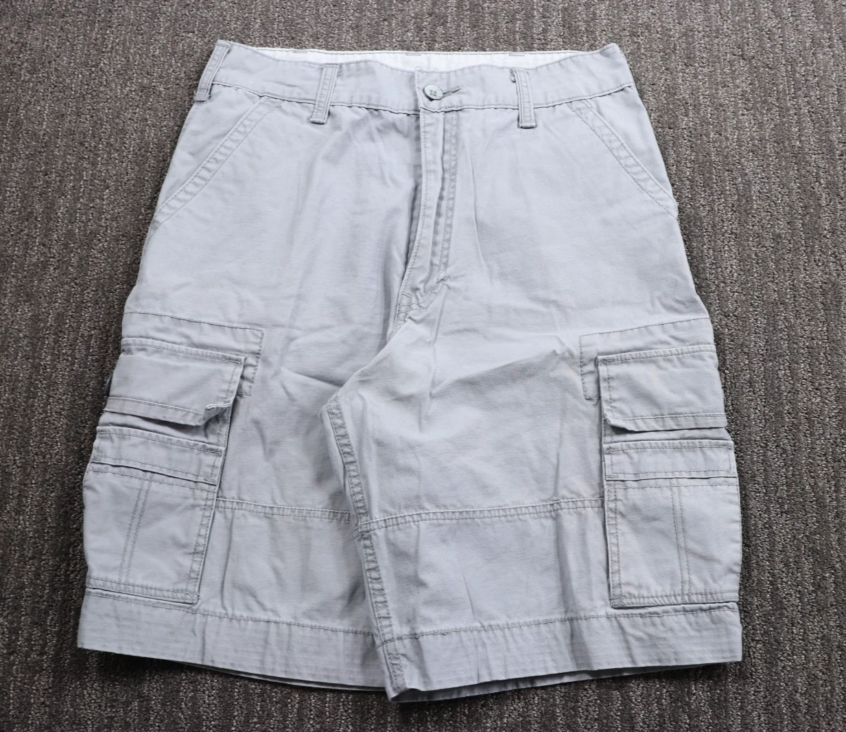 Levi's Y2K Vintage Cargo Shorts Gray Grunge Skater Surfer Men's 33x10 Baggy