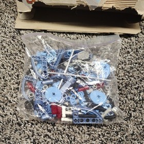 LEGO Star Wars: Super Battle Droid (8012) I don't know if Any missing 