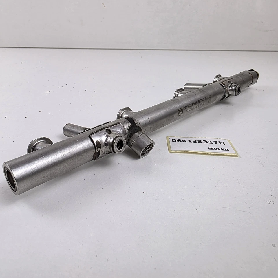 2014-2020 Volkswagen Golf R Fuel Distributor Rail 06K133317H - Imagem 3 de 4