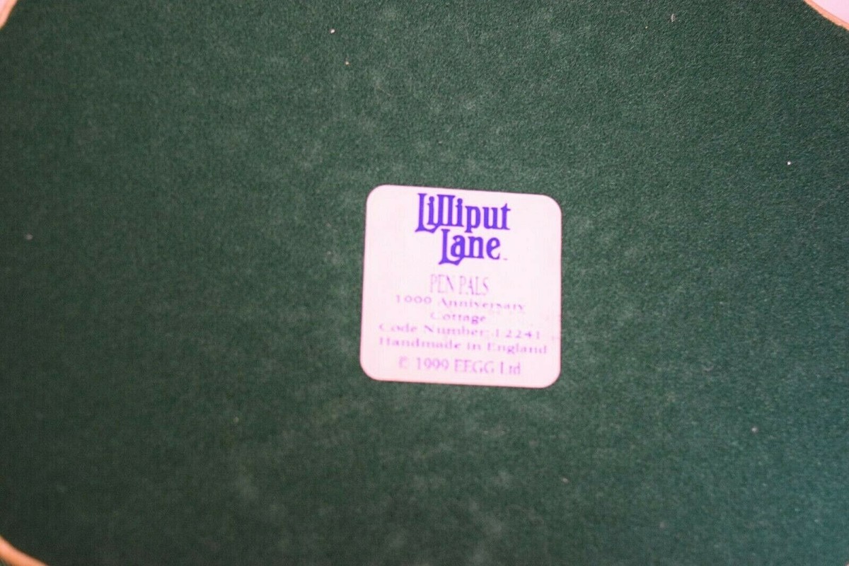 Lilliput Lane - Pen Pals - L2241 Mint in its original box