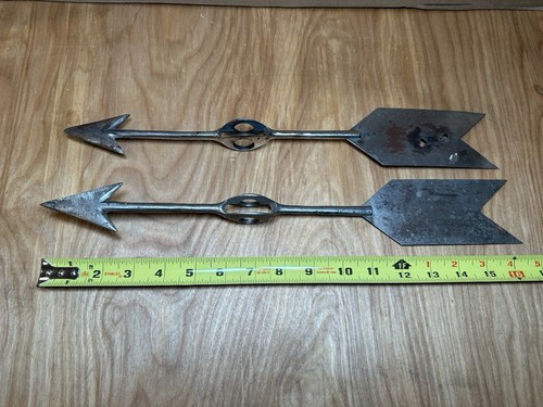 Pair Of Old WEATHERVANE-LIGHTNING ROD Metal DIRECTIONAL ARROW - Picture 3 of 3
