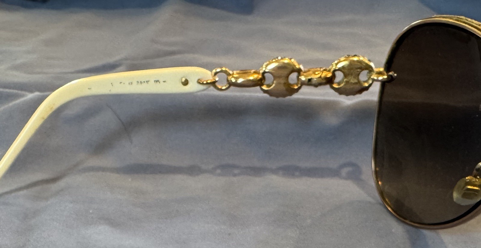 Authentic Gucci Chain-Link Aviator Sunglasses Gol… - image 6