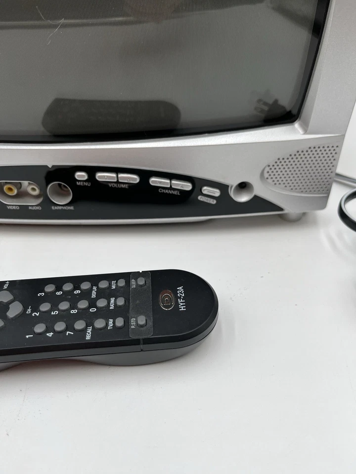 Vintage Durabrand 13" TV DWT1304 Tested With Remote - Image 4 of 4