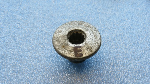 VW Golf Jetta / AUDI 80 A3 A4 A6 - Lenkrad Bolzen / Steering Wheel Bolt // 8.8