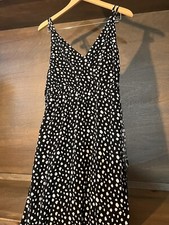 NWT Forever 21 Black WHITE Slit Maxi Dress Sz MEDIUM SLEEVELESS V NECK