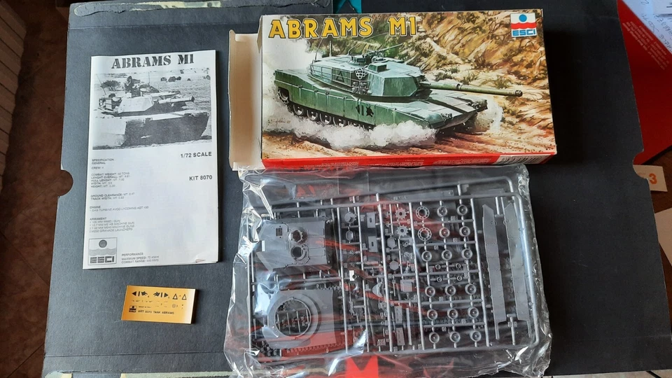 ABRAMS M1 Esci 8070 Modellismo Militare 1/72 Carro armato Panzer U.S. ARMY - Immagine 2 di 3