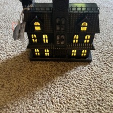 Halloween Haunted House Mansion Changing LED Lights Windows Creepy Sound Effects