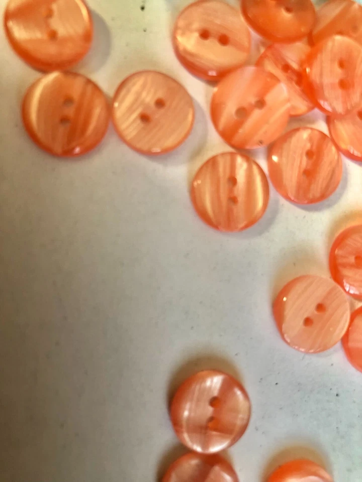 Lotto di 149 bottoni per camicia/camicetta 3 colori - Immagine 2 di 2