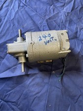 Moteur et boite de vitesse 240 volts
