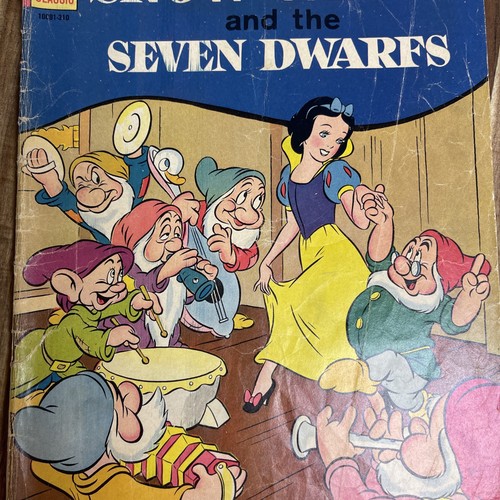 Four Color #382 (Dell Comics March 1952) Snow White In The Seven Dwarfs - Picture 4 of 23