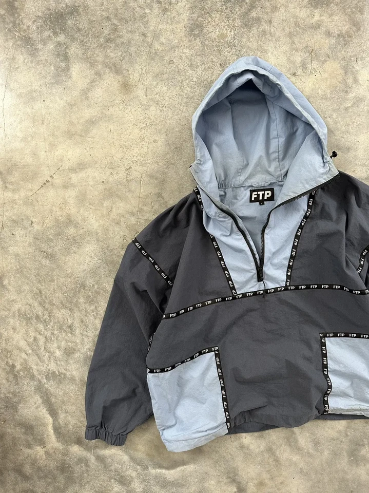Chaqueta Anorak Grande FTP Cinta Azul Logo Tubería Foto 2 de 4