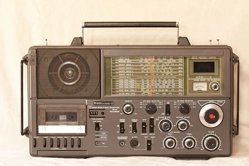 VINTAGE BOOMBOX PAN INTERNATIONAL NR94F1 PAN CRUSADER S FM/AM/SW RADIO CASSETTE