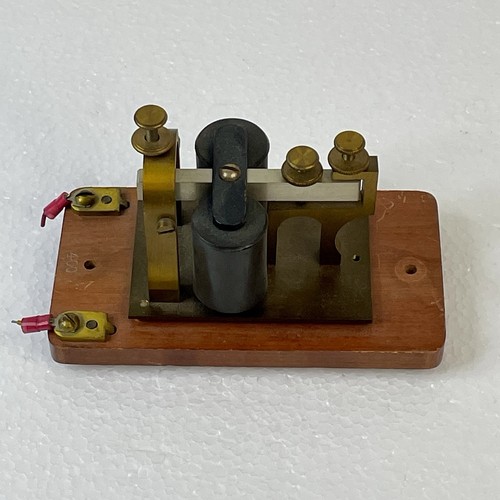 VTG JH Bunnell & Company Telegraph Key - Metal & Wood - NY USA - Used Untested