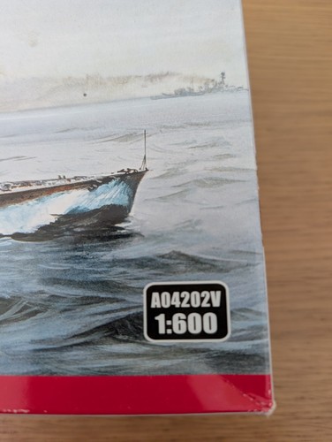 Airfix A04202V Vintage Classics HMS Hood 1:600 Scale. - Picture 7 of 7