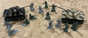 Vintage 1980’s Schaper Stomper ~ Secret Mission British Tanks x2 & 14 Soldiers 