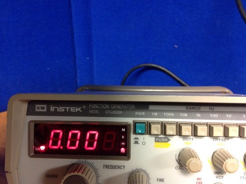 GW Instek Function Generator GFG-8020H - Picture 2 of 3