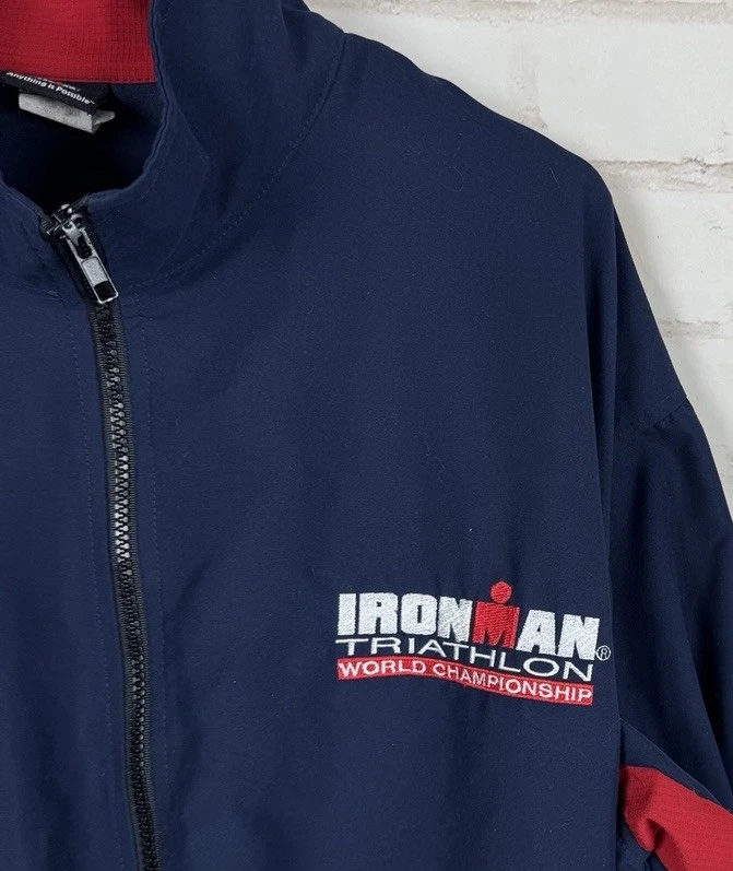 Chaqueta IronMan 25 Aniversario Kona Hawaii Bordada Hecha en Hawaii Talla S Foto 3 de 4