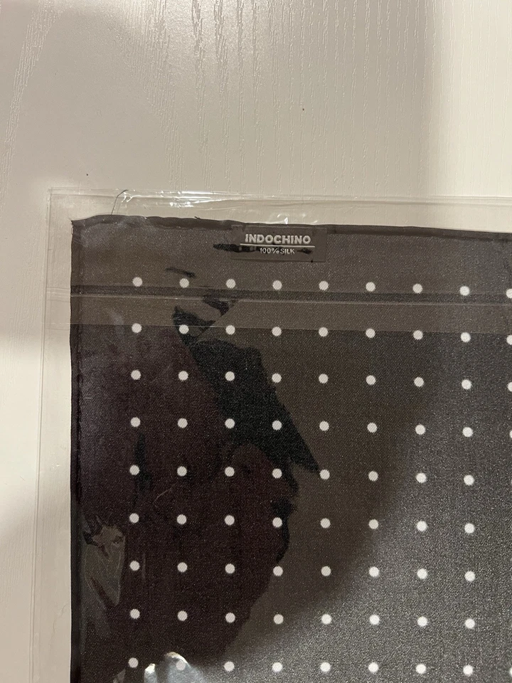 Nuevo Pañuelo Cuadrado de Bolsillo Negro INDOCHINO 100% Seda Foto 2 de 2