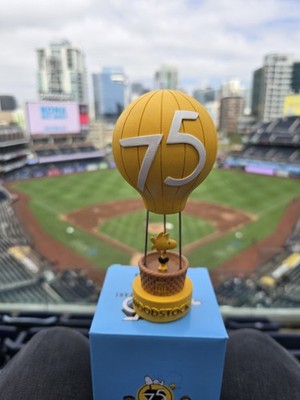 2025 San Diego Padres Peanuts Theme Game Bobblehead Woodstock Hot Air Balloon
