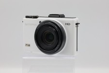 Olympus XZ-1 10MP CCD Digital Camera White i.ZUIKO F1.8 Near Mint Tested Working
