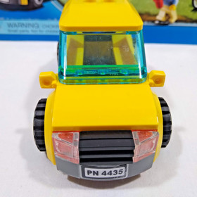 🔥LEGO CITY 4435 Car and Caravan 100% Complete w/ instructions & Minifigures