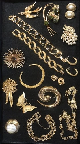 VINTAGE Trifari Napier Sarah Cov BSK Manselle Gold Tone Jewelry LOT Signed