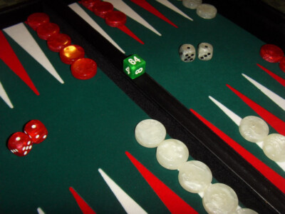 Jeu Ancien Backgammon en Bois (Gebraucht) in Vallamand für CHF 45 – mit