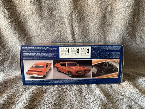 Monogram '69 Pontiac GTO "Judge" #2443 1/24 Scale Model Kit open box - Picture 3 of 4