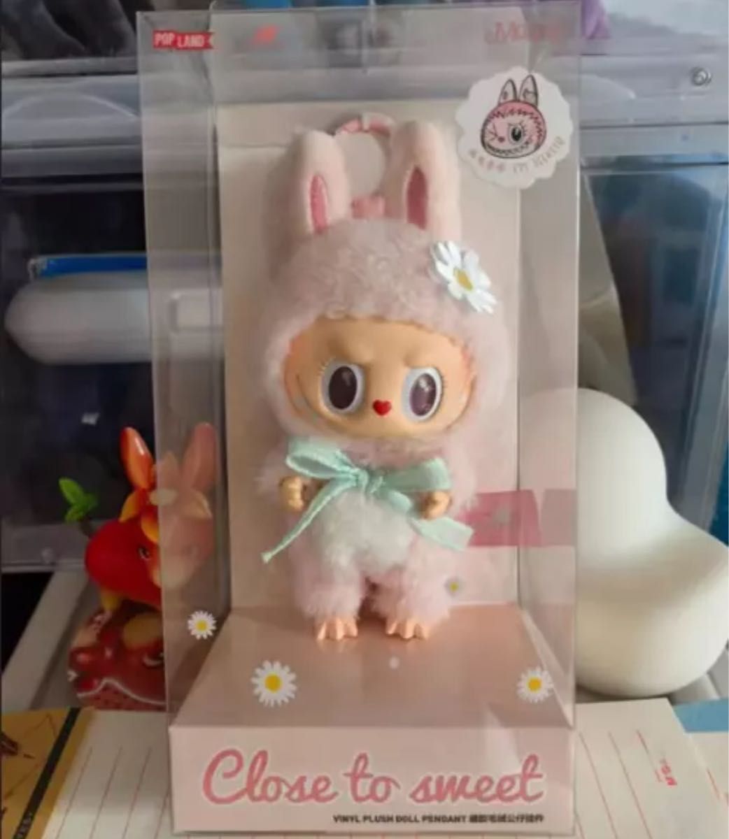 POP MART x LABUBU THE MONSTERS- MOKOKO Close To Sweet Vinyl POP MART x LABUBU THE MONSTERS- MOKOKO Close To Sweet Vinyl