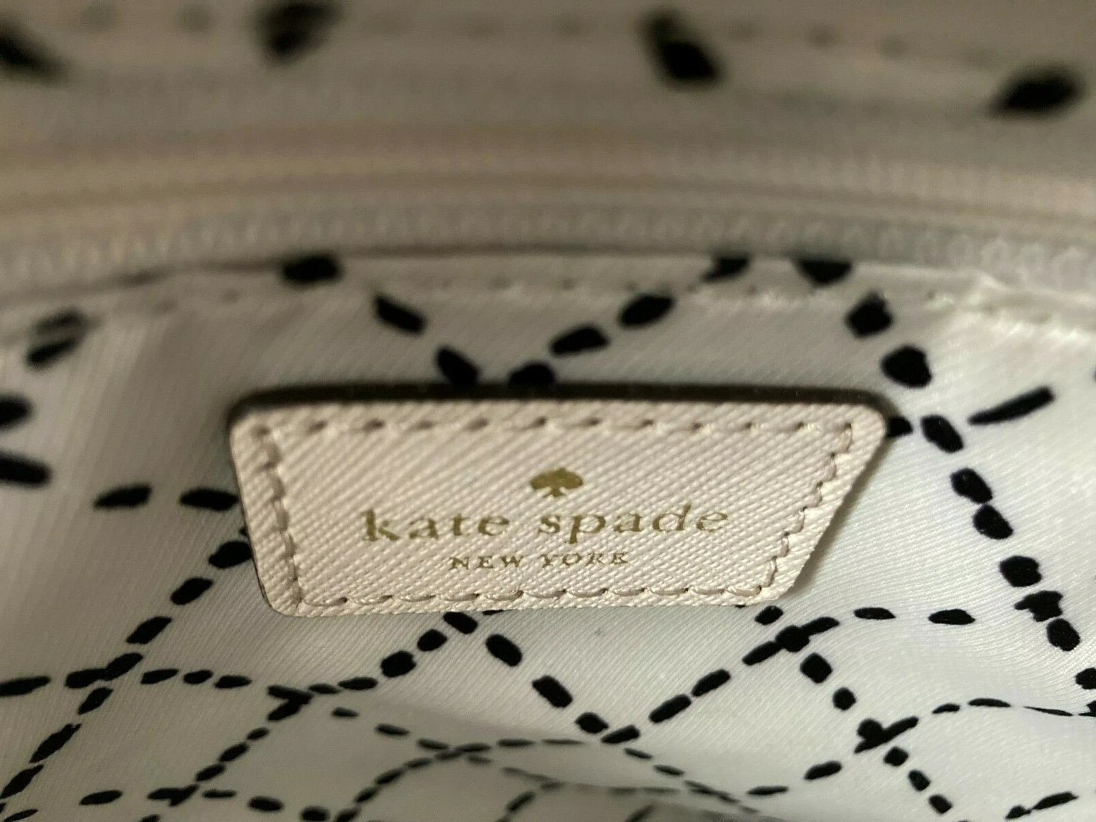 Borsa Kate Spade New York Newbury Lane Cadene nuova con etichette in pelle saffiano ciottoli