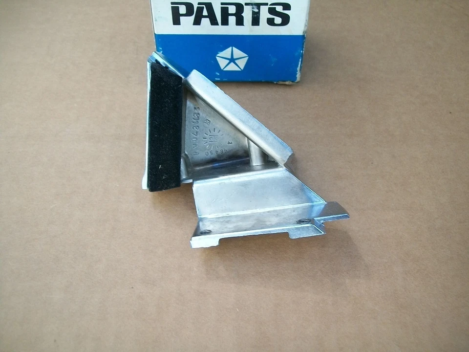 NOS MoPar 1968 Chrysler Newport Custom 300 4 Door Hardtop Right Quarter Moulding - Image 3 of 3