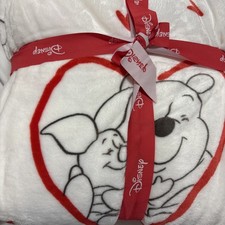 Winnie The Pooh Twin Size 60 x 90 Throw Blanket