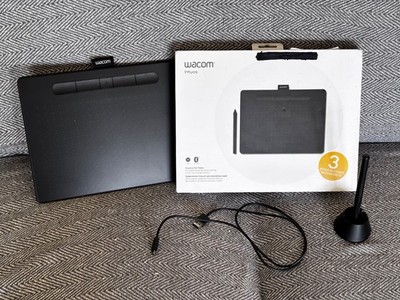 Wacom Intuos M CTL-6100WL Bluetooth Grafikstift und Tablet Set Medium Schwarz