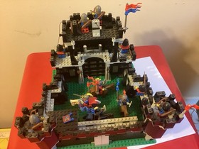 LEGO Castle: Black Monarch's Castle (6085)