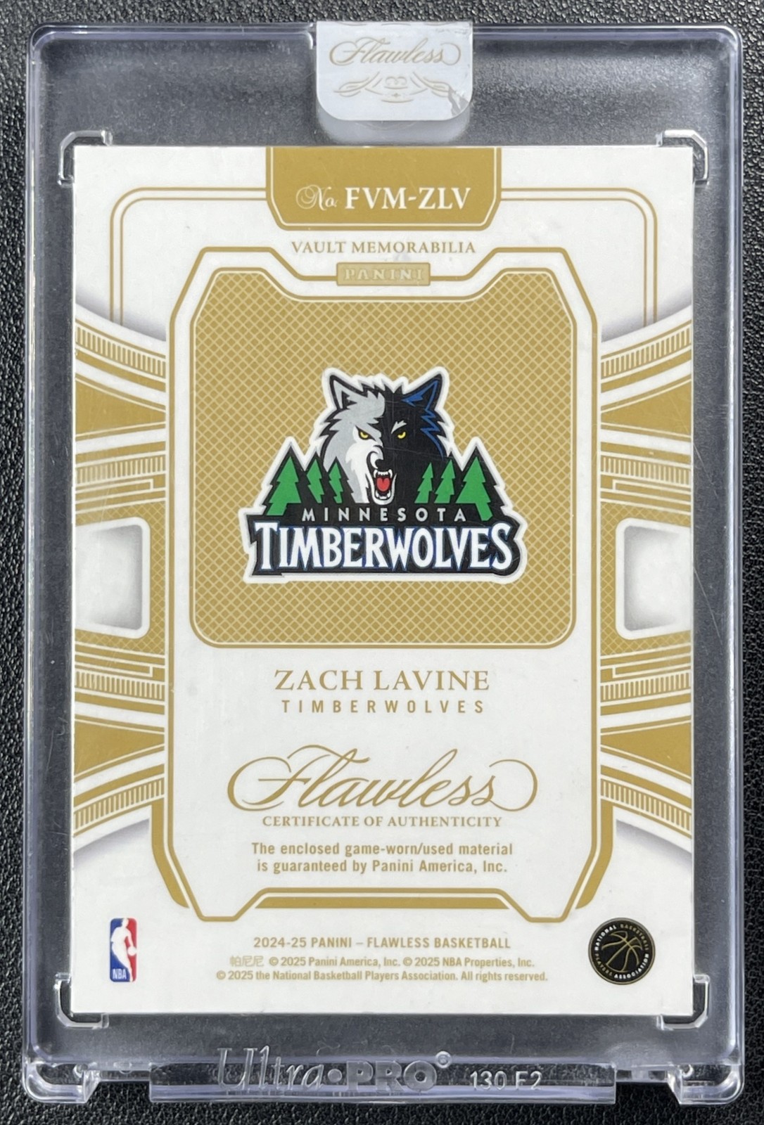ZACH LAVINE 2024 PANINI FLAWLESS VAULT MEMORABILIA GAME-USED LOGOMAN PATCH 25/25 view 2