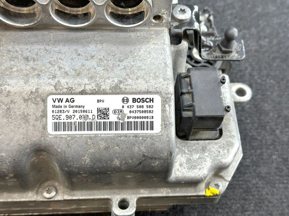 Volkswagen Golf VII 2015 voltage converter inverter 5QE907070D TSL3674 - Image 3 of 4