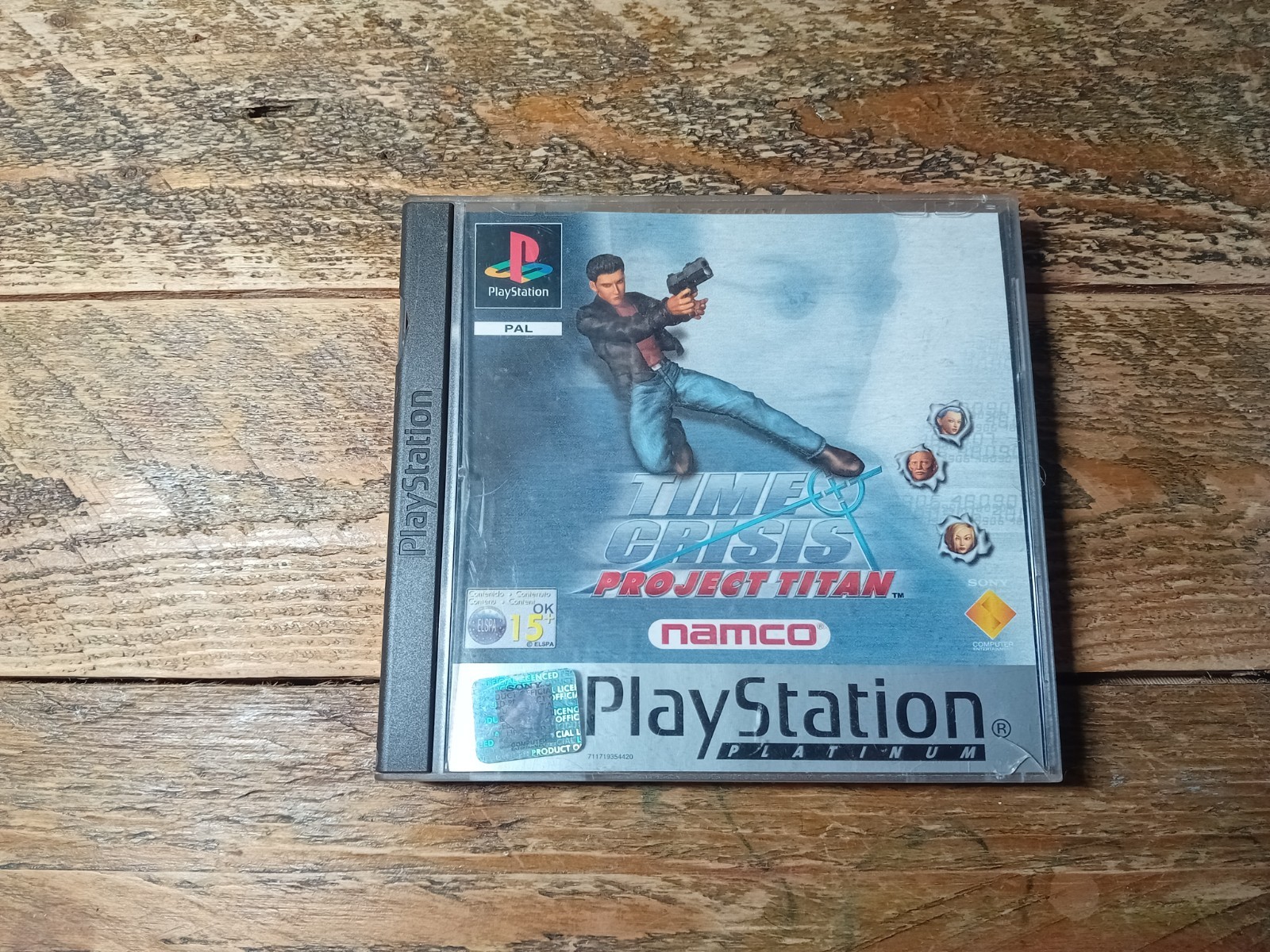Sony Playstation 1 Time Crisis Project Titan con pistola de luz Namco G-Con 45