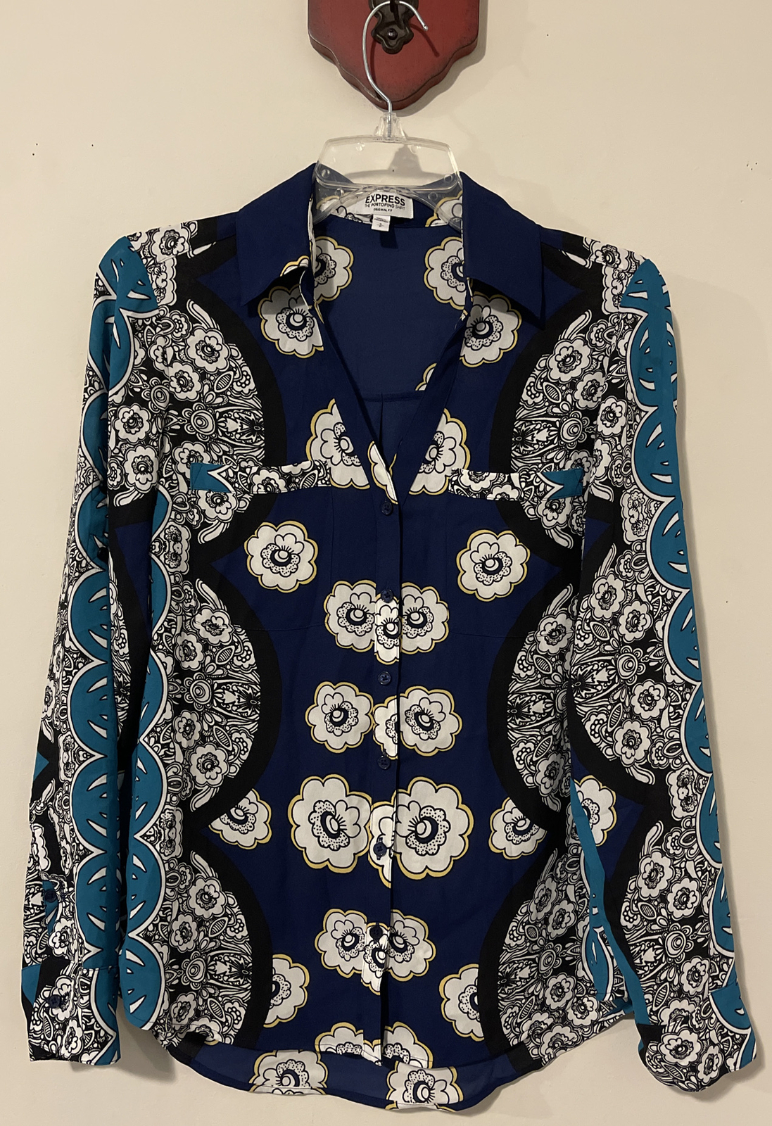 Express Womens Portofino Original-Fit Blue Button-Up Vneck Floral Blouse! M1273